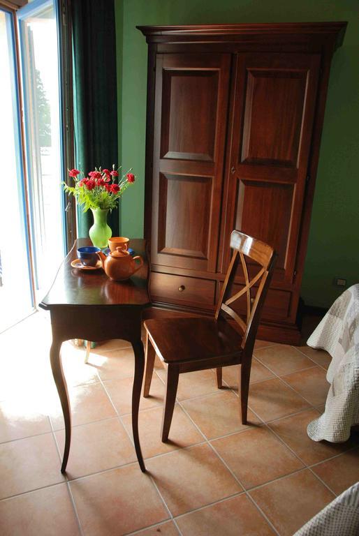 B&B La Casa Di Trizzi Como Rum bild
