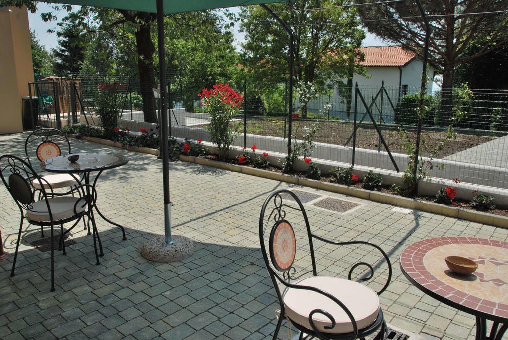 B&B La Casa Di Trizzi Como Exteriör bild