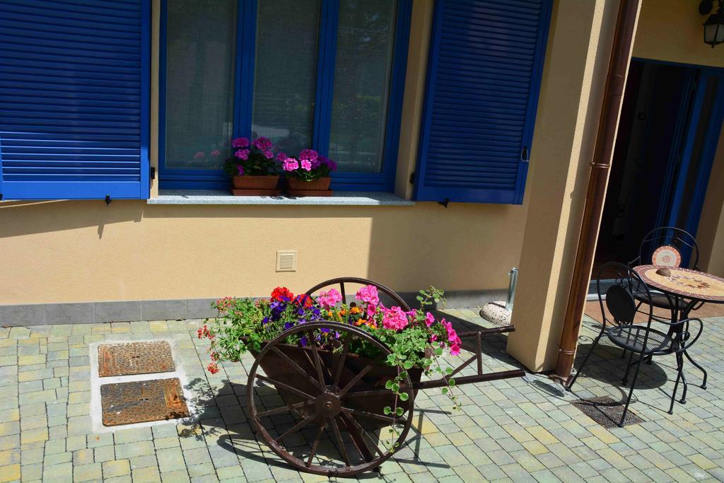 B&B La Casa Di Trizzi Como Exteriör bild
